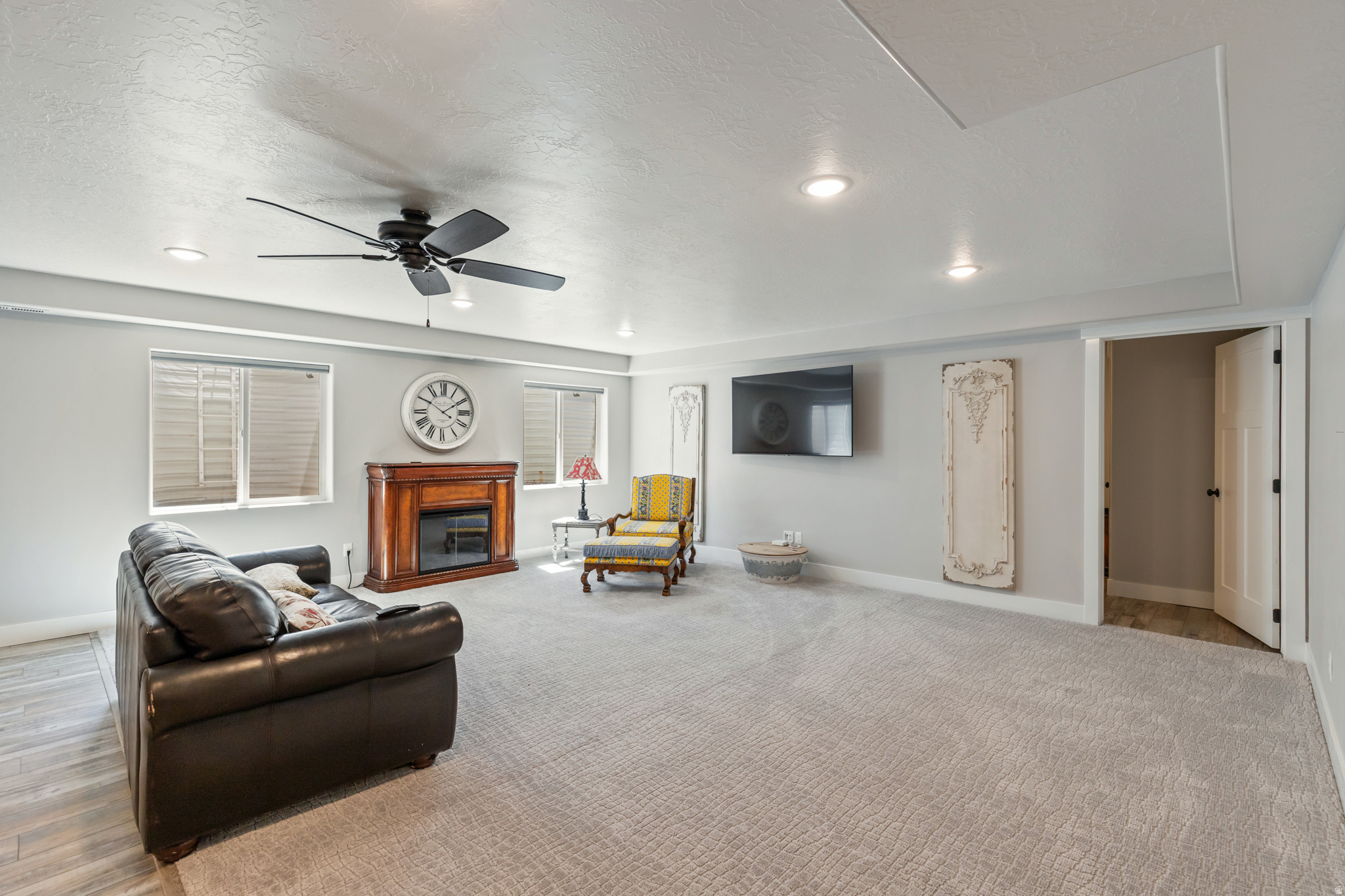 EQUESTRIAN POINTE - Residential