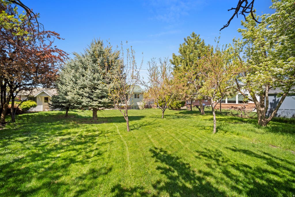 Photo of 450 N 200 E, Bountiful, UT 84010 (MLS # 2168462)