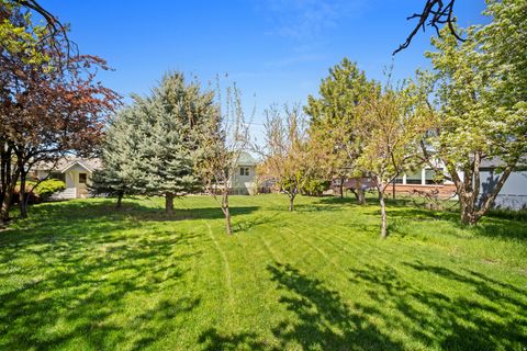 Tiny photo for 450 N 200 E, Bountiful, UT 84010 (MLS # 2168462)
