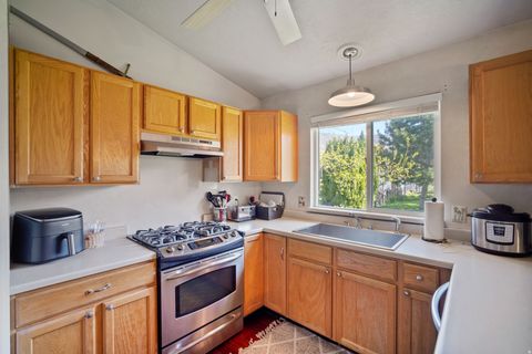 Tiny photo for 450 N 200 E, Bountiful, UT 84010 (MLS # 2168462)