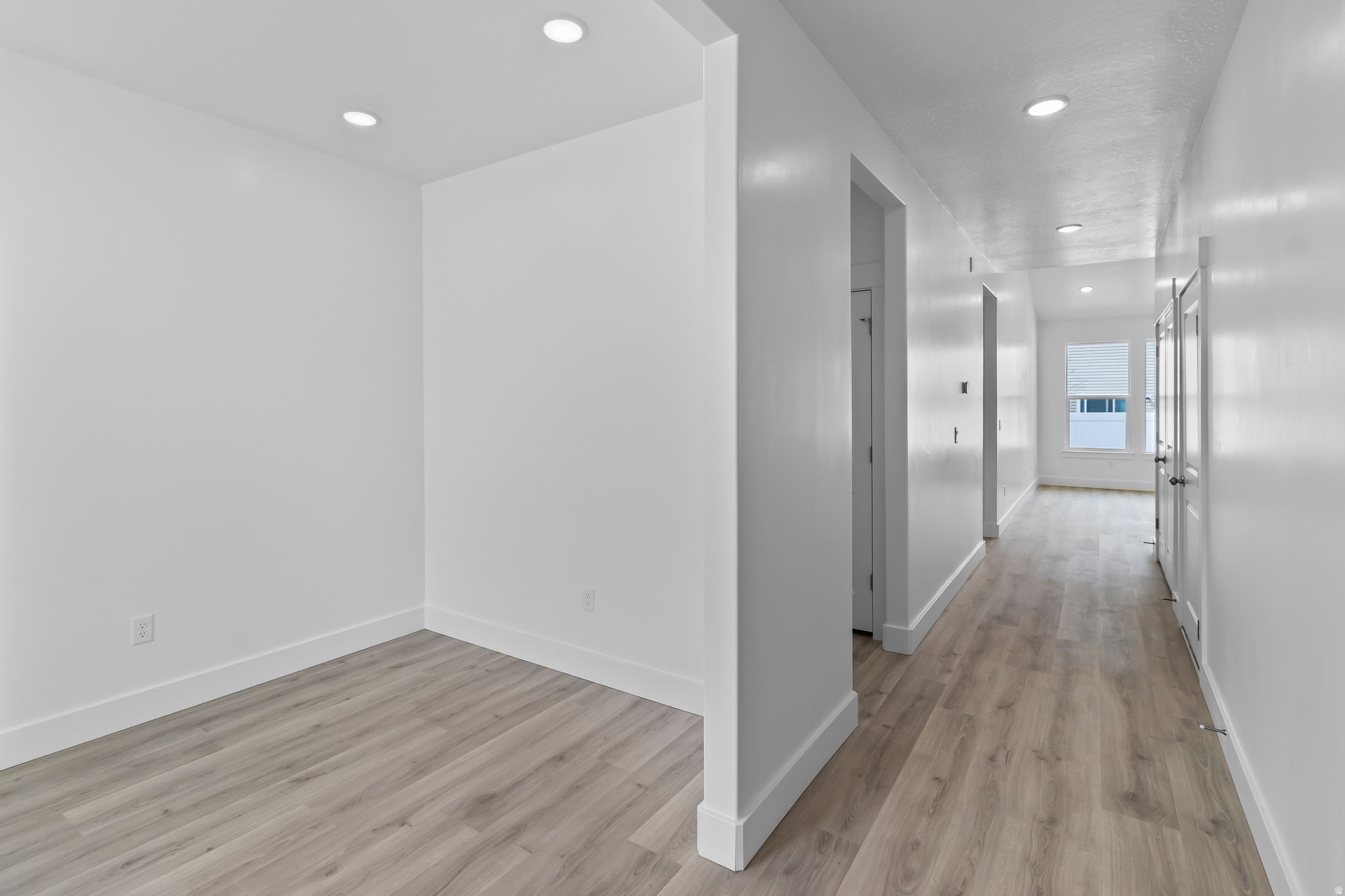 ENVISION ESTATES - Residential