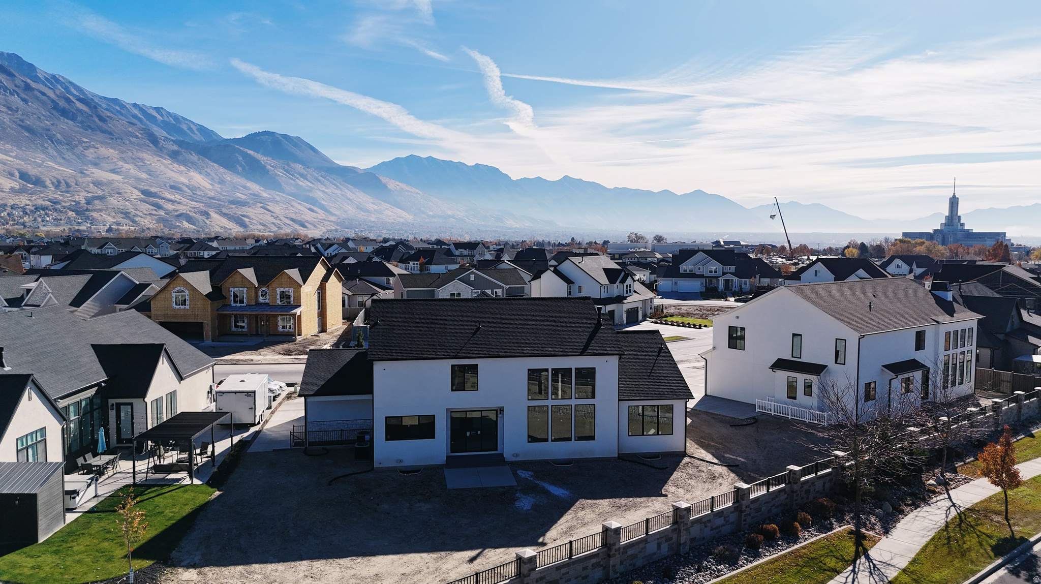 AUTUMN CREST - Residential