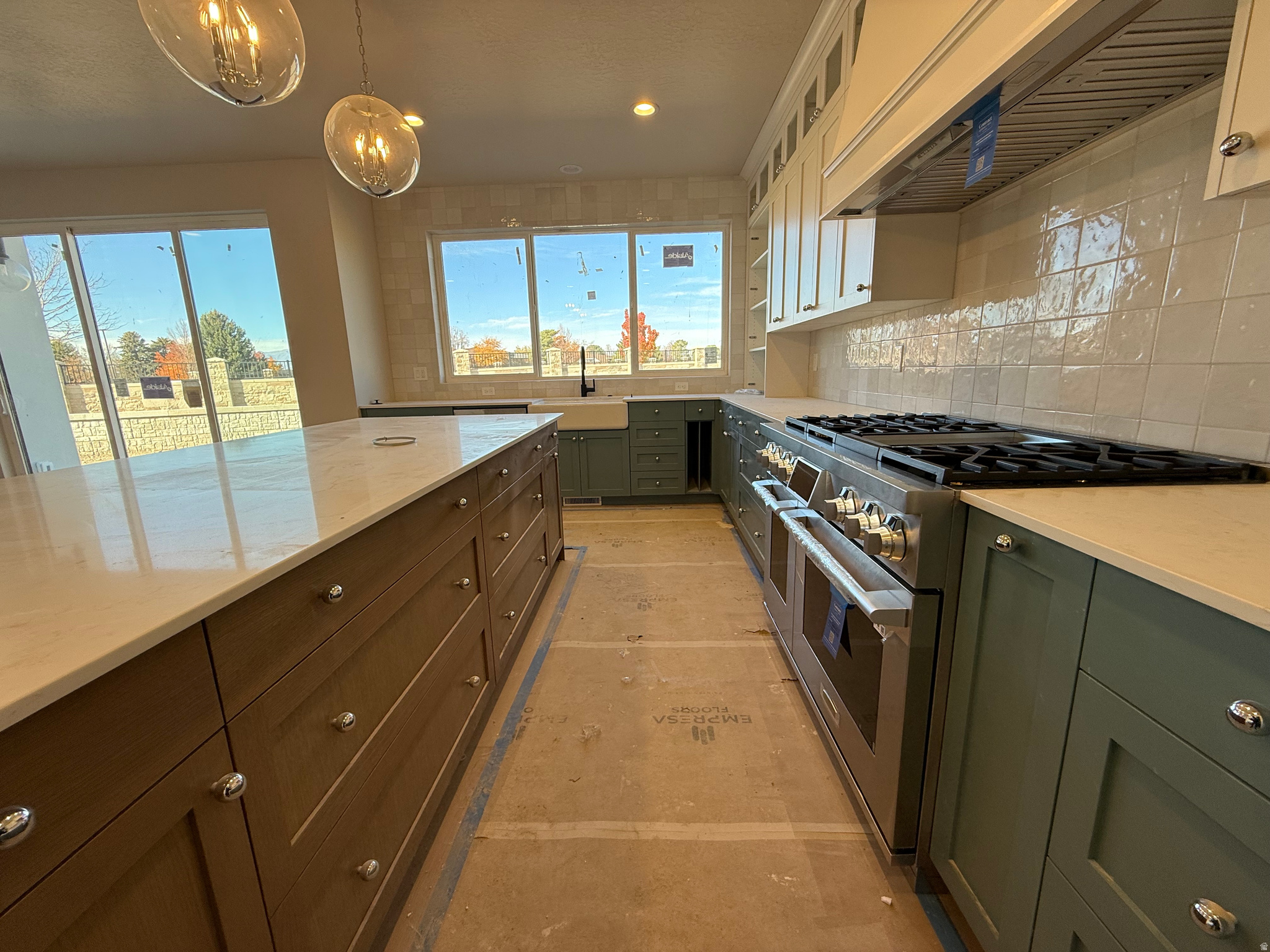 AUTUMN CREST - Residential