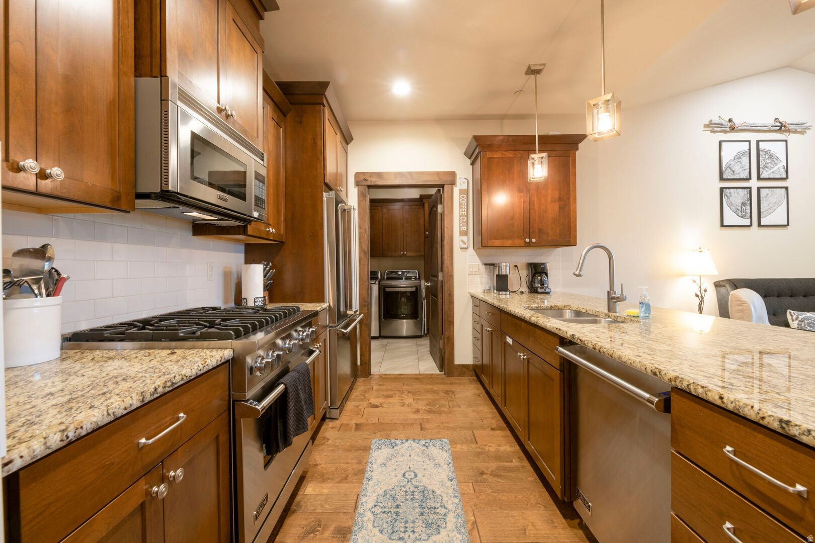 BLACK ROCK RIDGE - Residential