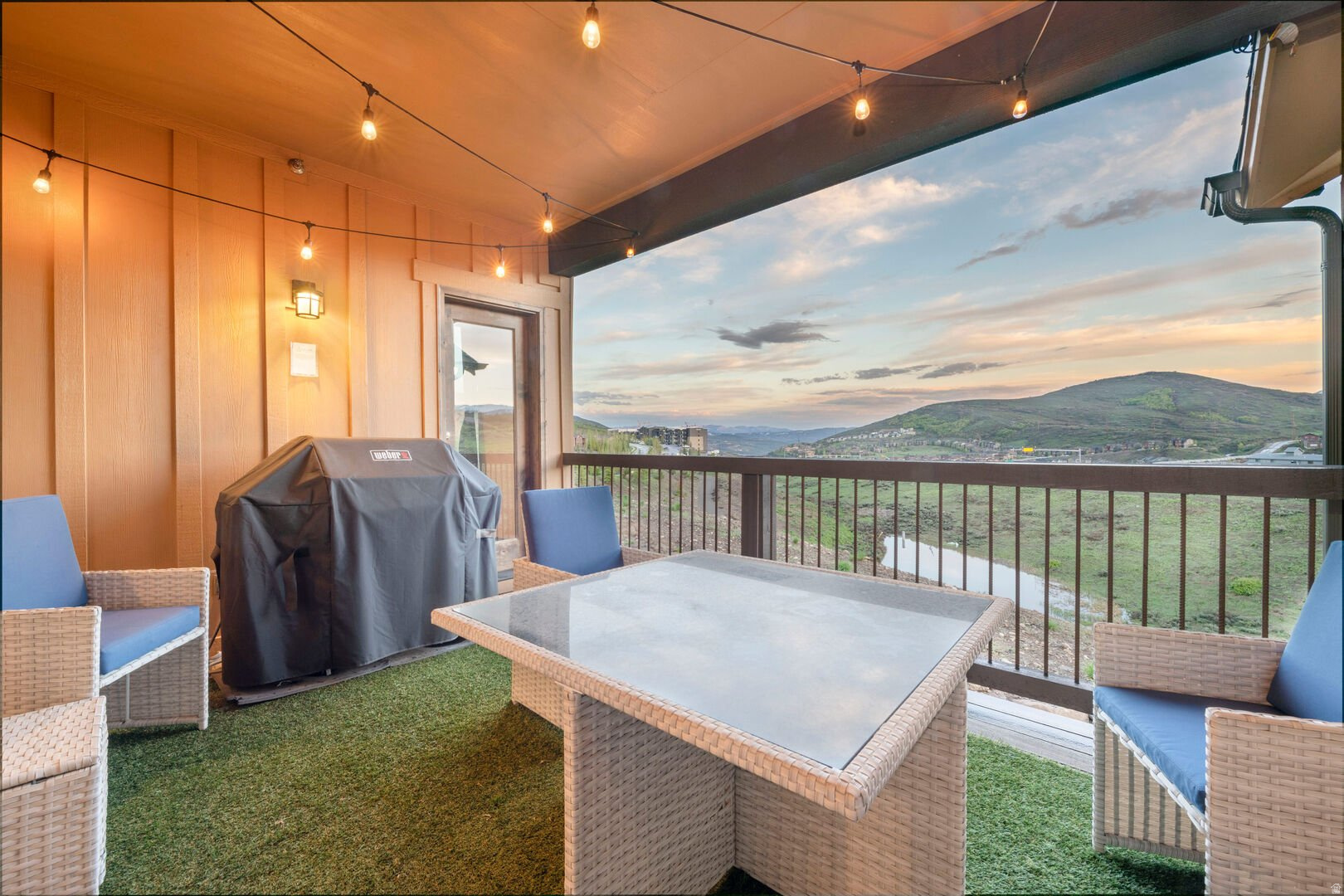 BLACK ROCK RIDGE - Residential