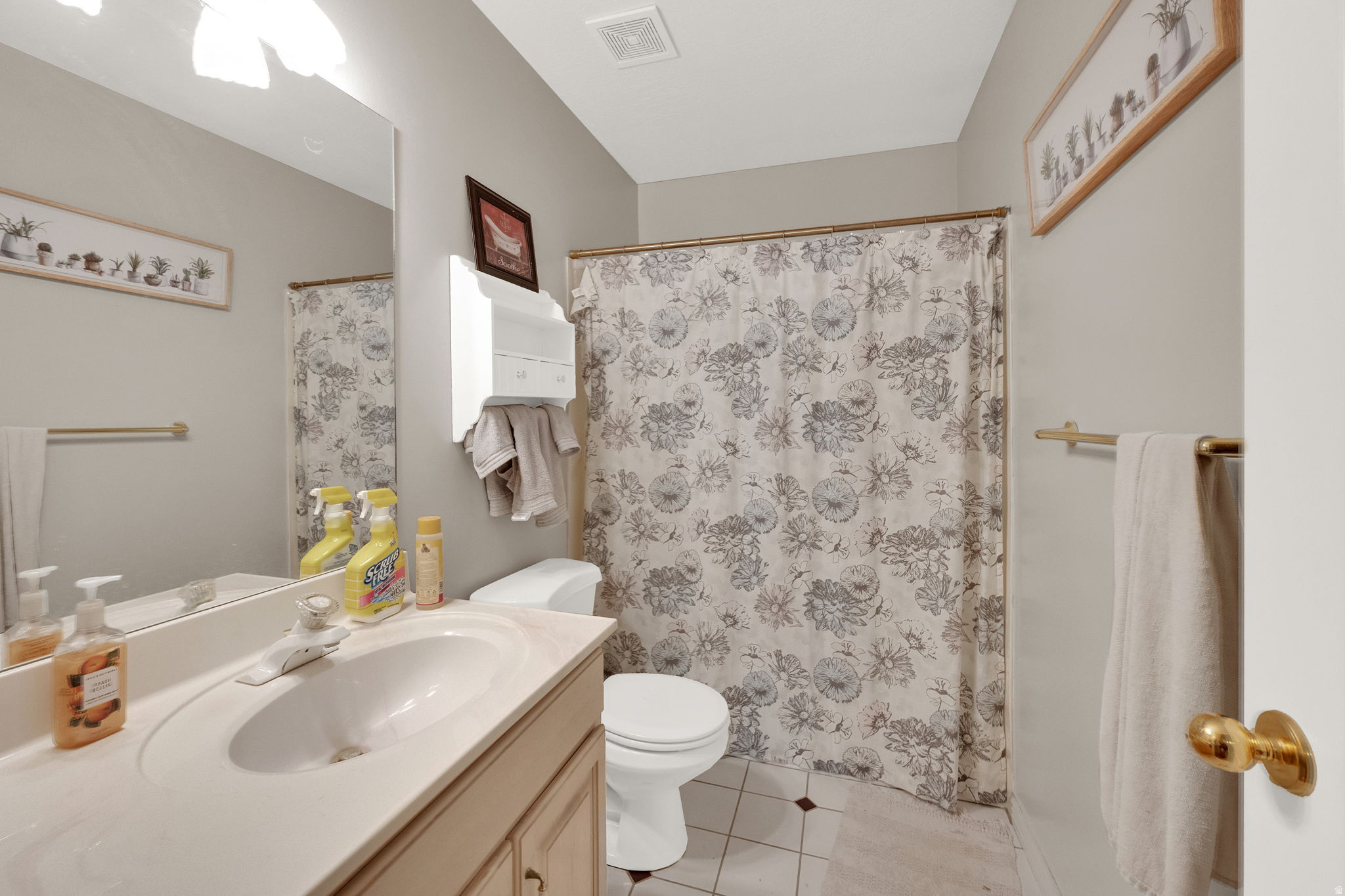 COTTAGE COVE CONDMN - Residential