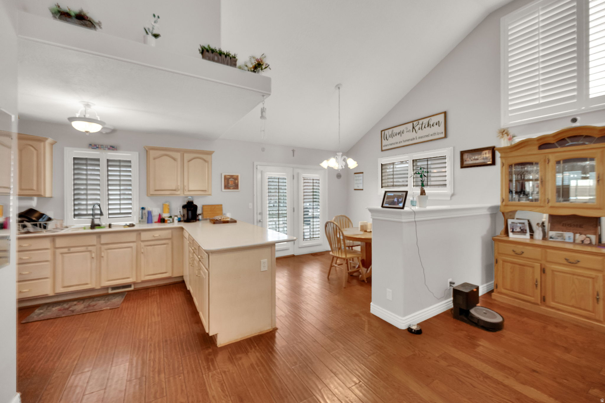 COTTAGE COVE CONDMN - Residential