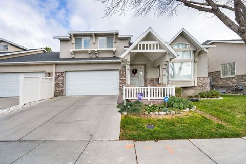 Tiny photo for 4553 S COTTAGE LN, Murray, UT 84107 (MLS # 2125596)