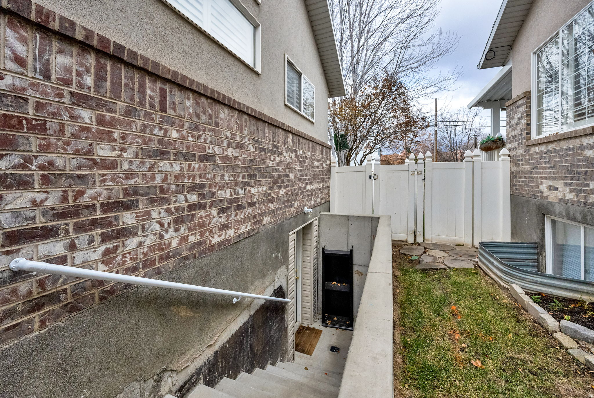 COTTAGE COVE CONDMN - Residential