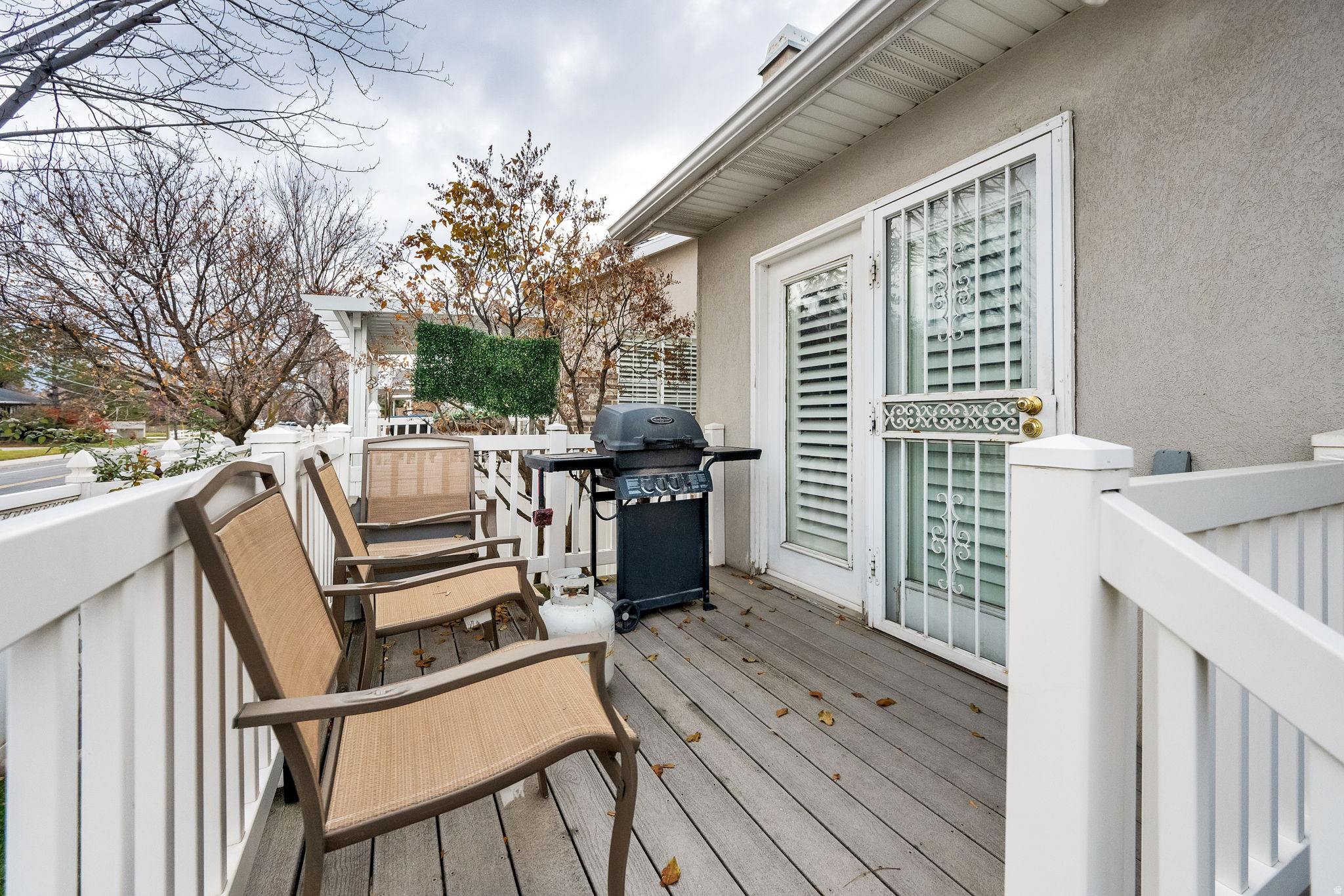 COTTAGE COVE CONDMN - Residential