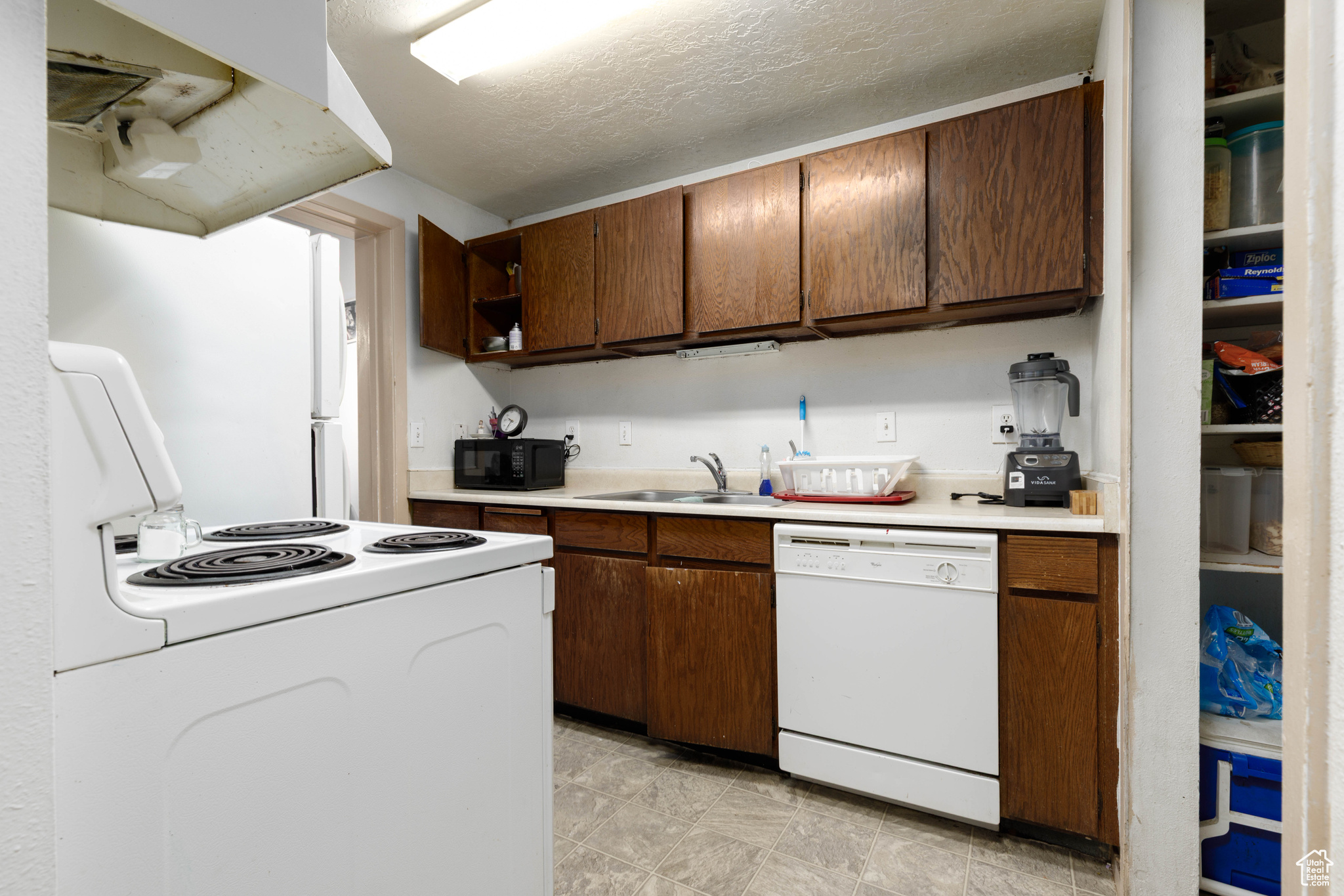 SPRINGTREE GARDENS CONDO - Residential