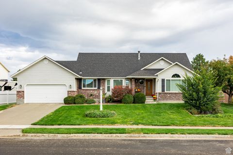 Photo of 1074 W WINDCHIME CIR, Riverton, UT 84065 (MLS # 2117851) Photo of 1074 W WINDCHIME CIR, Riverton, UT 84065 (MLS # 2117851)