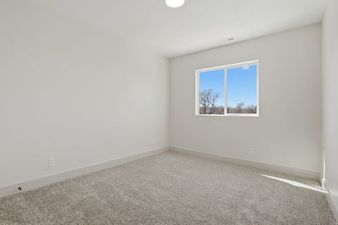 Tiny photo for 341 E 100 S, Santaquin, UT 84655 (MLS # 2151755)