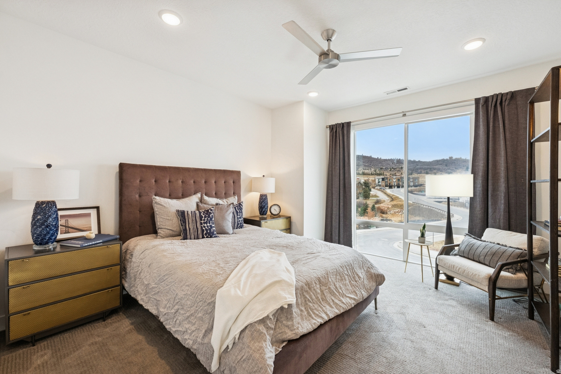 DISCOVERY RIDGE - Residential