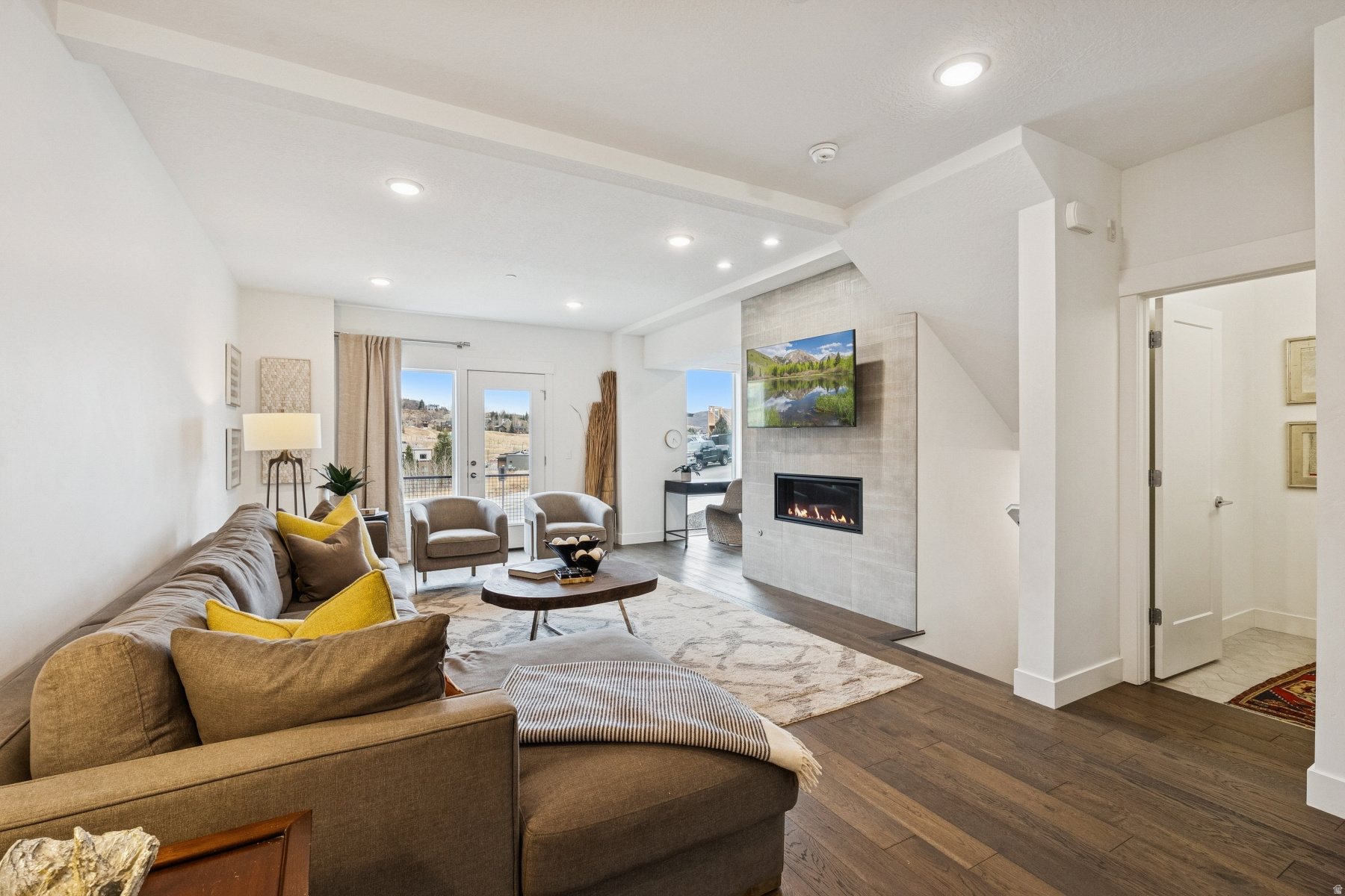 DISCOVERY RIDGE - Residential