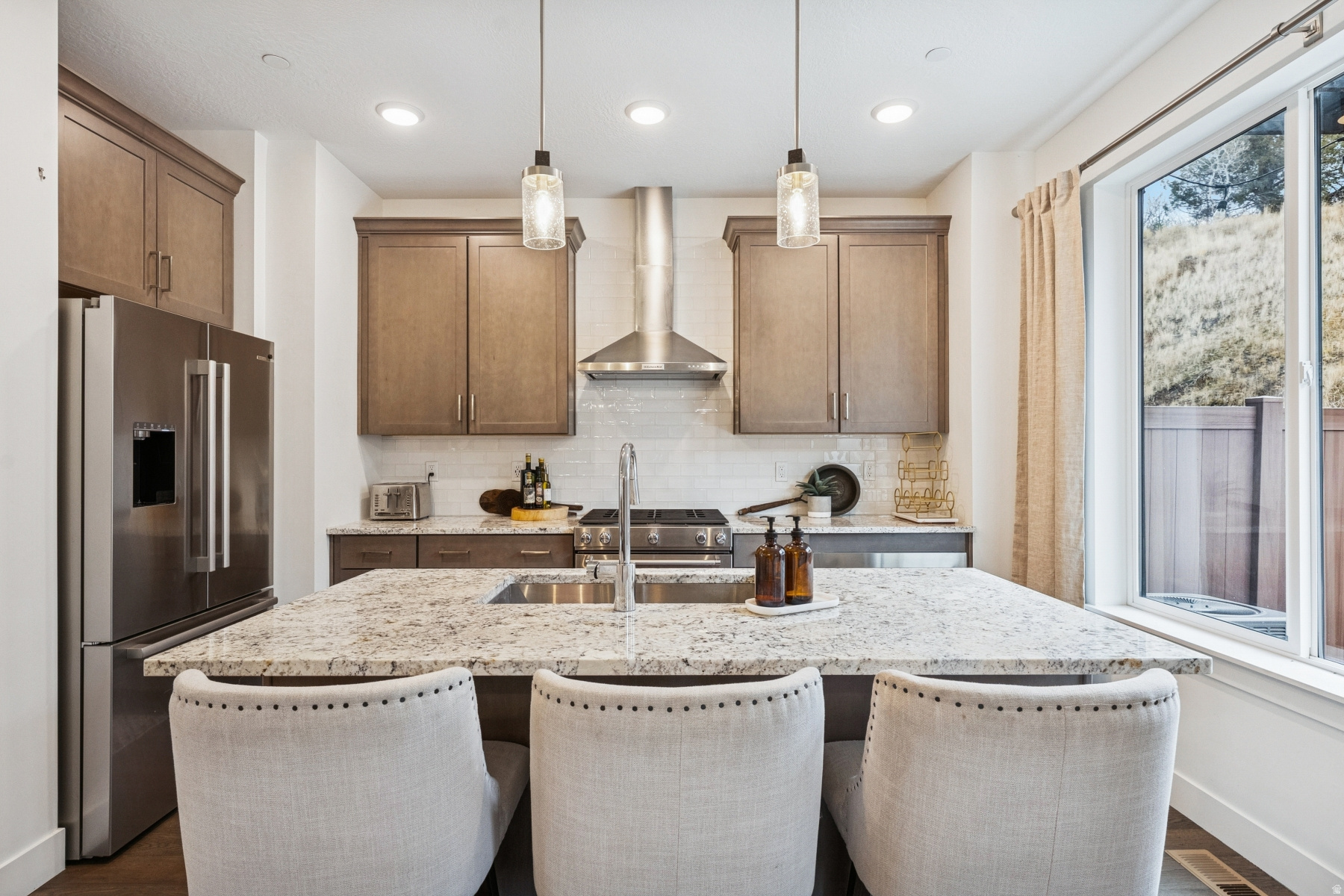 DISCOVERY RIDGE - Residential