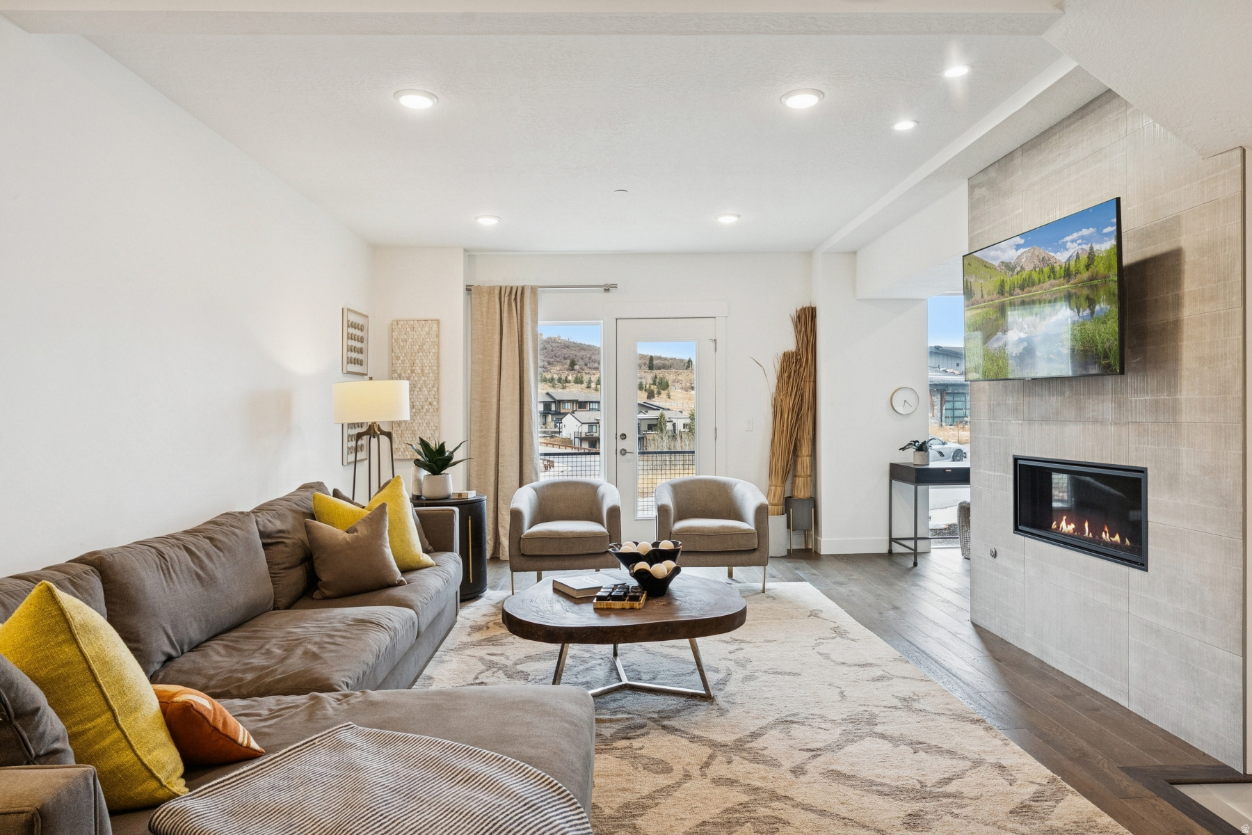 DISCOVERY RIDGE - Residential