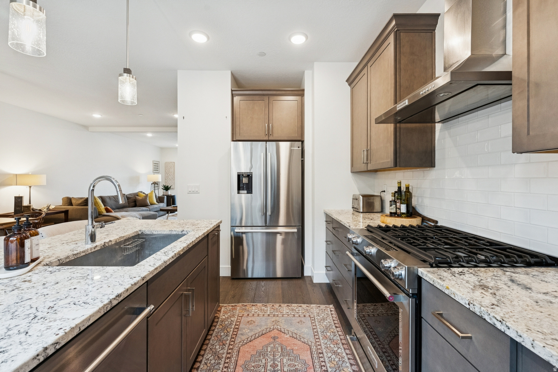 DISCOVERY RIDGE - Residential