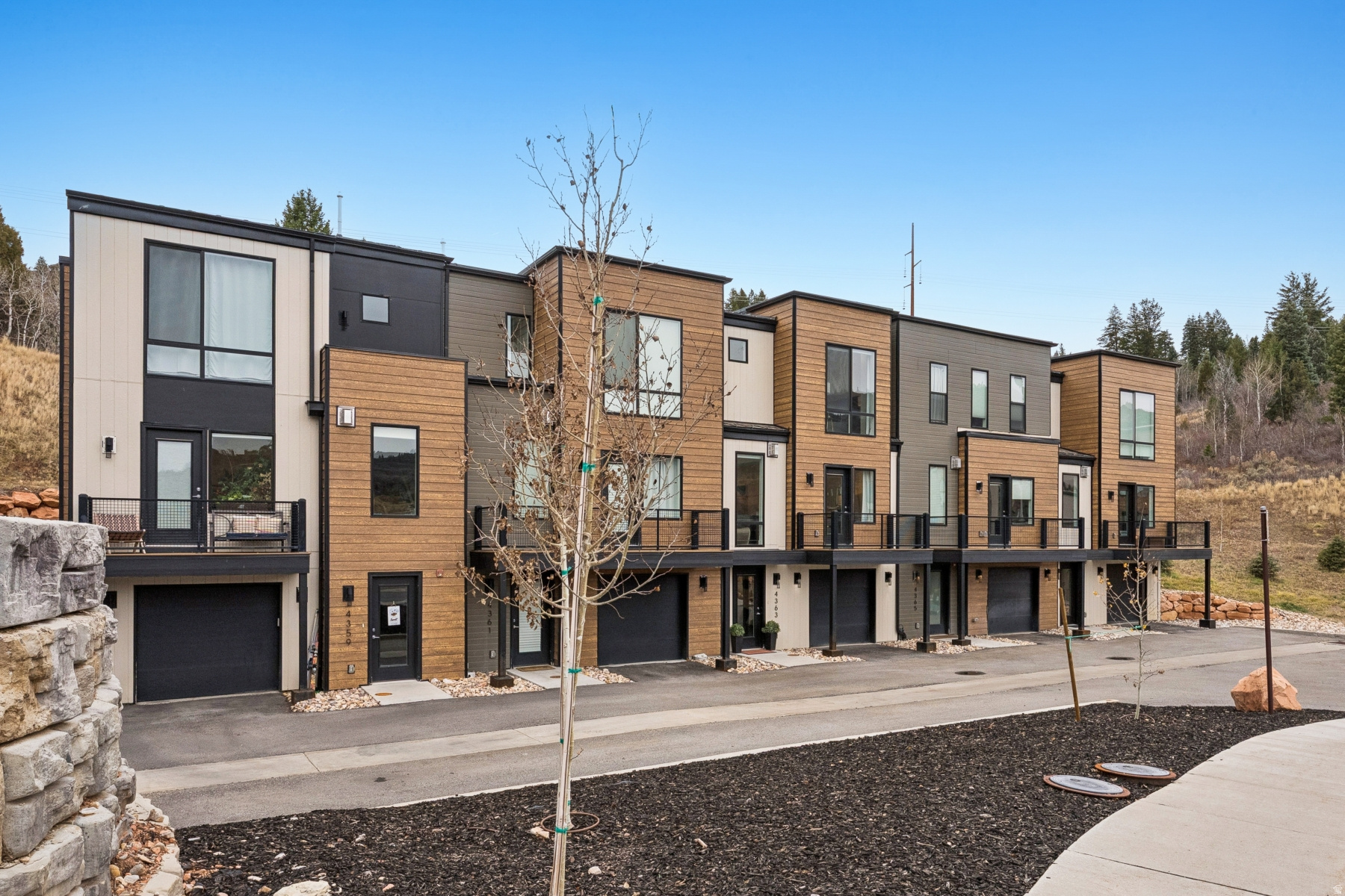 DISCOVERY RIDGE - Residential