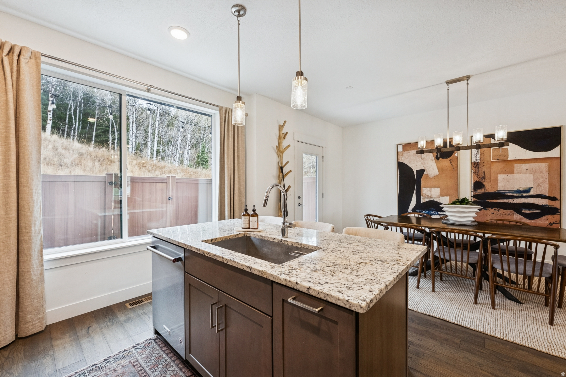 DISCOVERY RIDGE - Residential