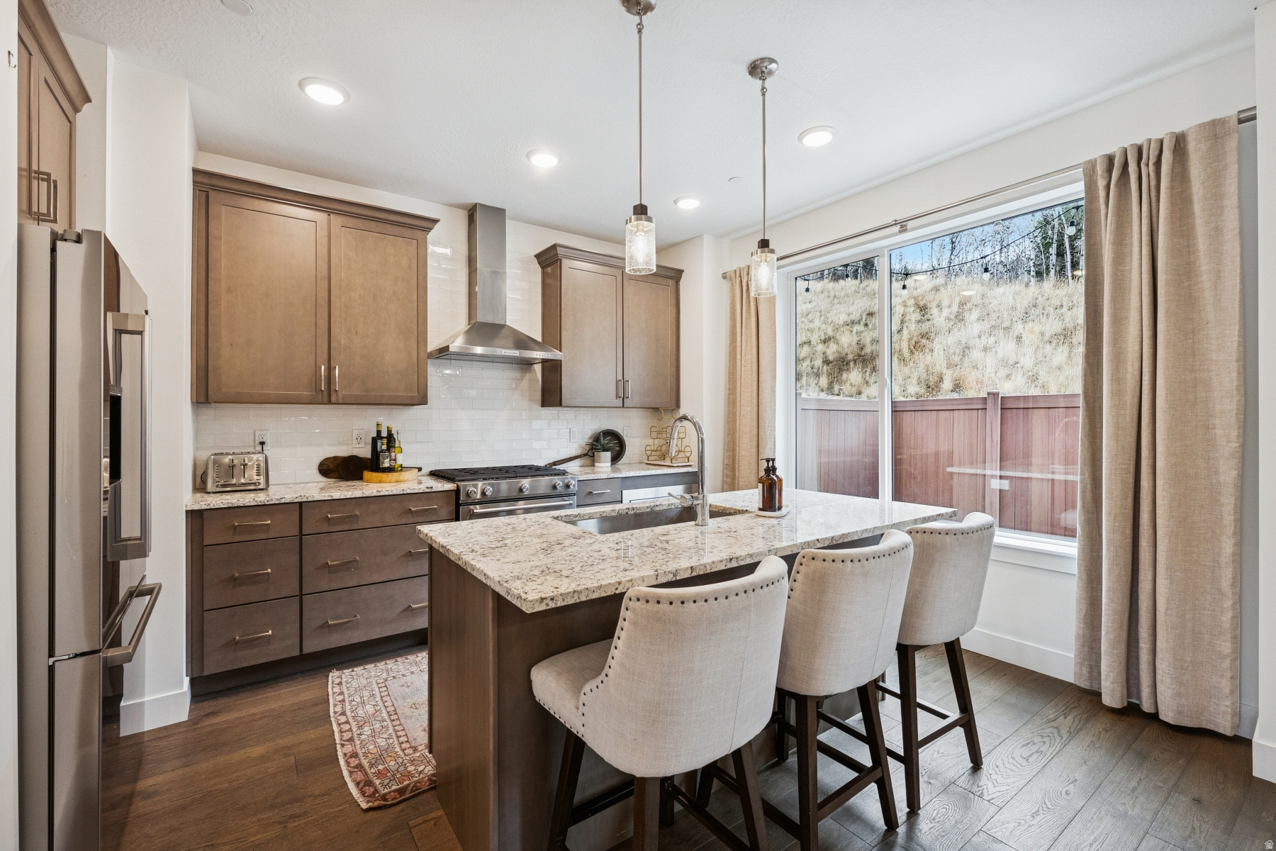 DISCOVERY RIDGE - Residential