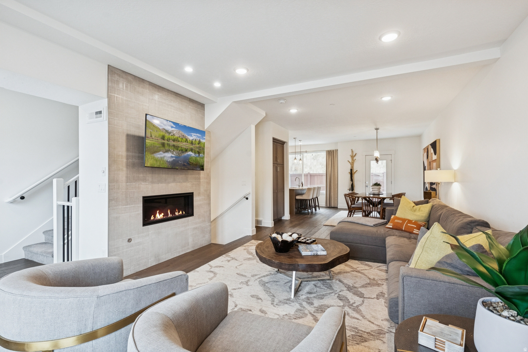 DISCOVERY RIDGE - Residential