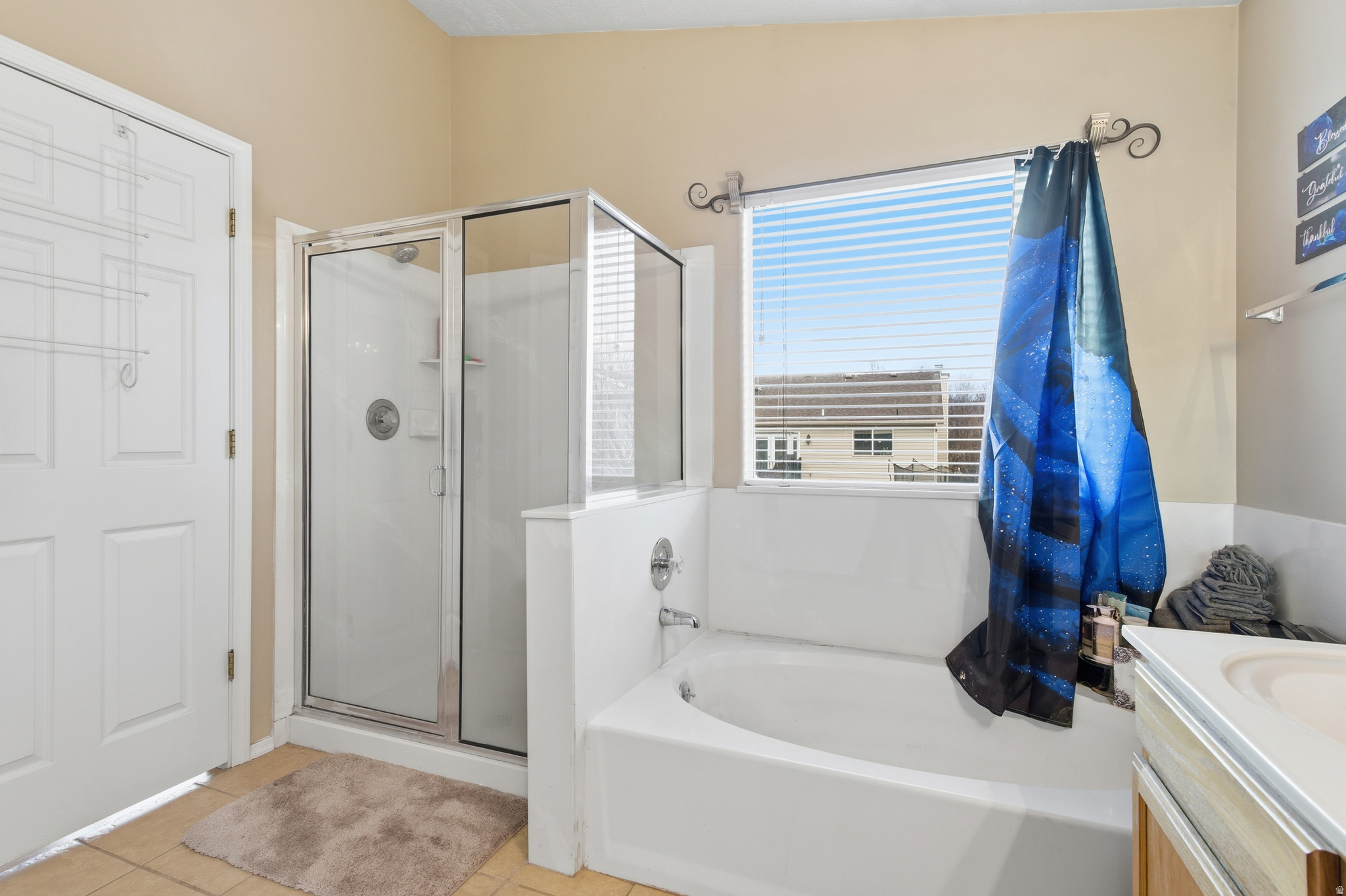 MEADOWS - Residential