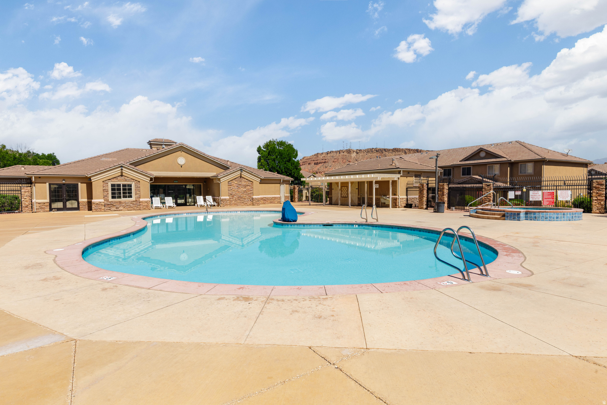 HIDDEN VALLEY TOWN HOMES PUD PH 1 - Residential