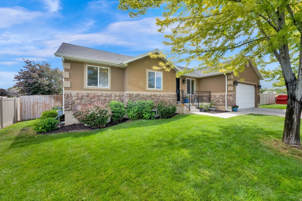Photo of 388 N 400 W, Santaquin, UT 84655 (MLS # 2169727)