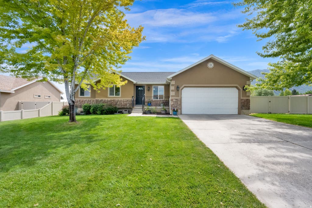 Photo of 388 N 400 W, Santaquin, UT 84655 (MLS # 2169727)