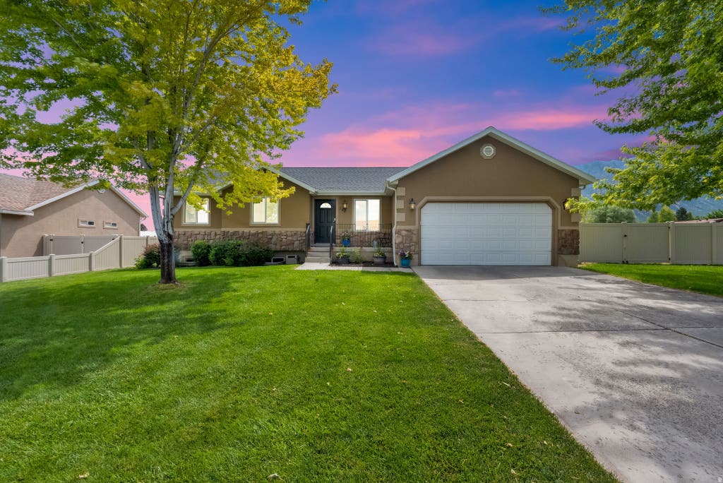 Photo of 388 N 400 W, Santaquin, UT 84655 (MLS # 2169727)