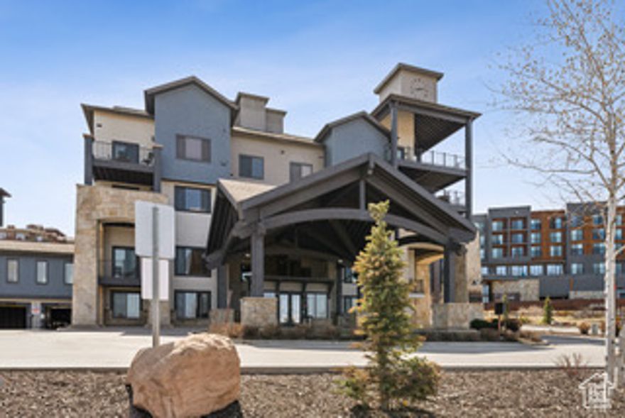 Live the mountain dream in this fully furnished turn-key 2 bed, 3 bath condo at Silverado Lodge. Just steps from Canyons Village. Featuring en-suite bedrooms, a full guest bath, granite countertops, 3 fireplaces, a private terrace, and in-unit laundry.  -Lock-off rental potential -Resort-style amenities: pool, hot tub, fitness center, sauna, front desk -Walk to lifts, dining, shopping + free shuttle to attractions  Whether you're looking for a vacation home, investment property, or both, this is mountain living made easy.
