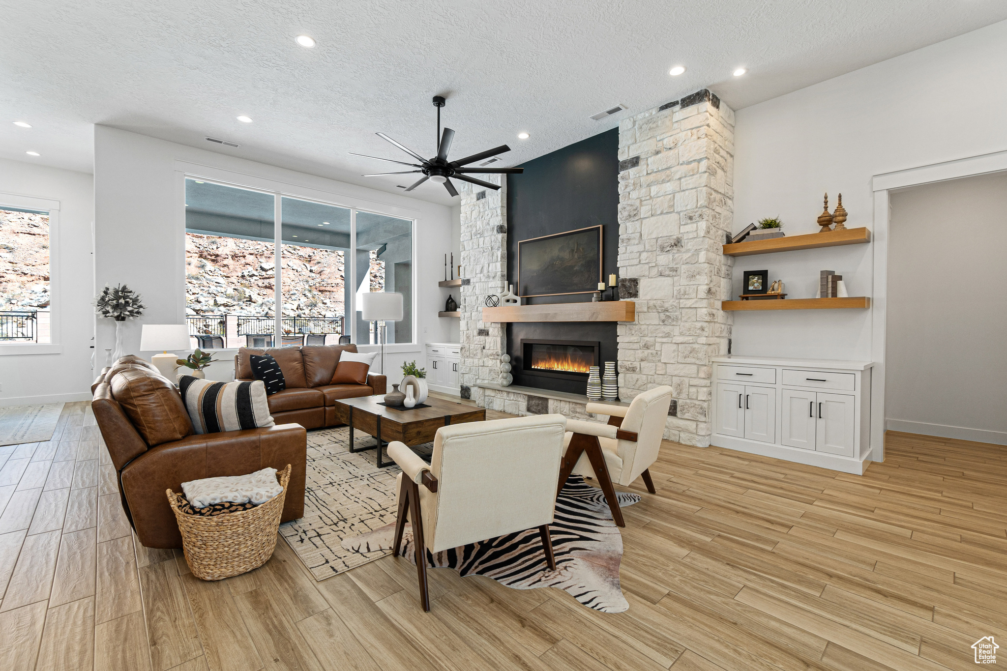 DESERT COVE PH 3 - Residential