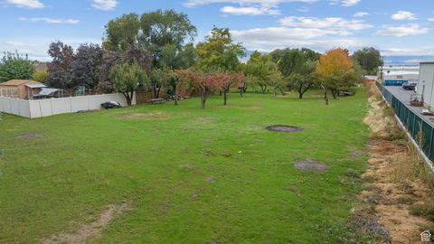 Photo of 433 N LOCUST AVE, Lindon, UT 84042 (MLS # 2101144)