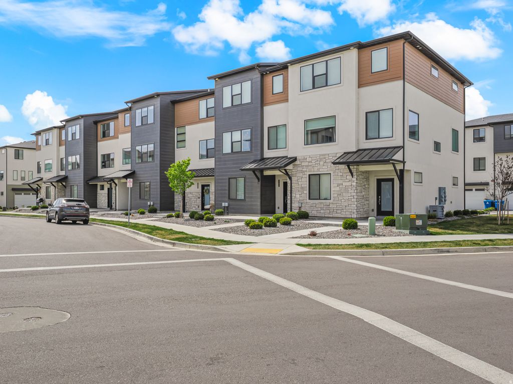 Photo of 509 S 1040 W, American Fork, UT 84003 (MLS # 2146800)