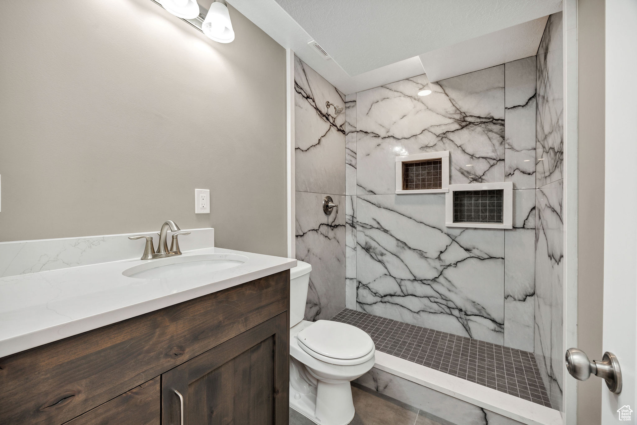 HOLMGREN ESTATES - Residential