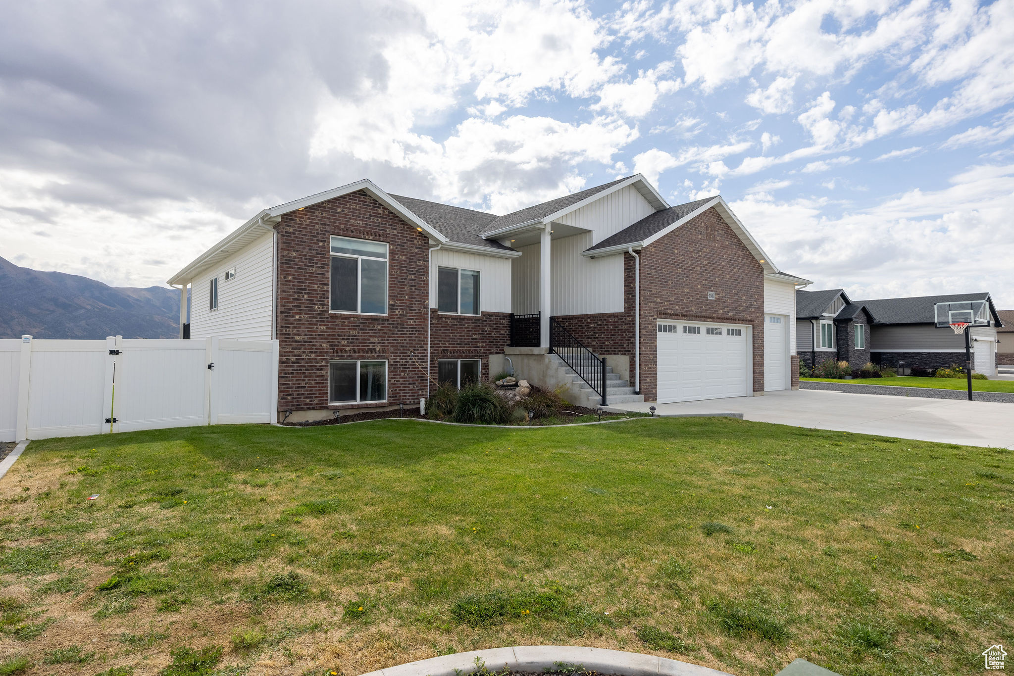 HOLMGREN ESTATES - Residential