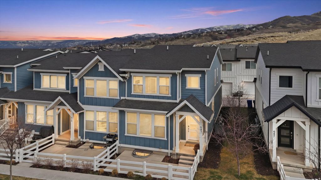 Photo of 683 S MILLER AVE, North Salt Lake, UT 84054 (MLS # 2141389)