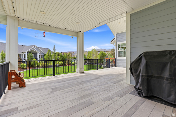 LOOMIS VILLAGE PHASE 1 - Residential