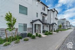 EAGLE POINT - Residential Lease