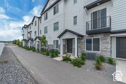 EAGLE POINT - Residential Lease