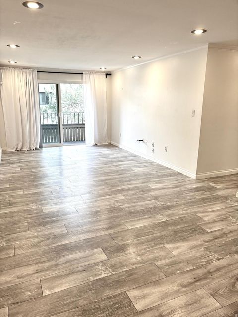 Photo of 550 S 400 E #3307, Salt Lake City, UT 84111 (MLS # 2152731)