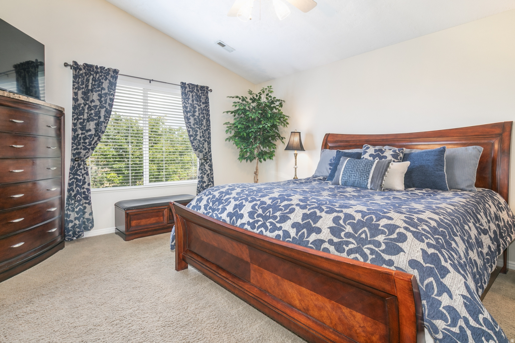 SOUTHRIDGE - Residential