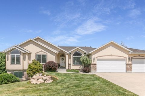 Photo of 603 E SOUTHFORK DR S, Draper, UT 84020 (MLS # 2154390)