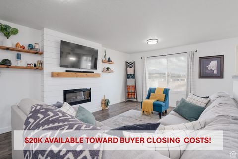 Photo of 458 S DAY DREAM LN, Saratoga Springs, UT 84045 (MLS # 2116455)