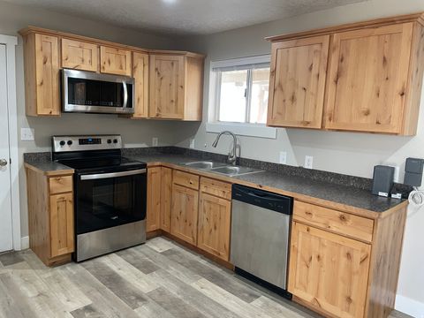Tiny photo for 401 E 700 S, Roosevelt, UT 84066 (MLS # 2123147)