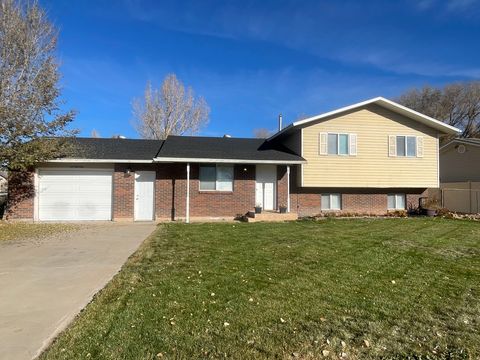 Tiny photo for 401 E 700 S, Roosevelt, UT 84066 (MLS # 2123147)