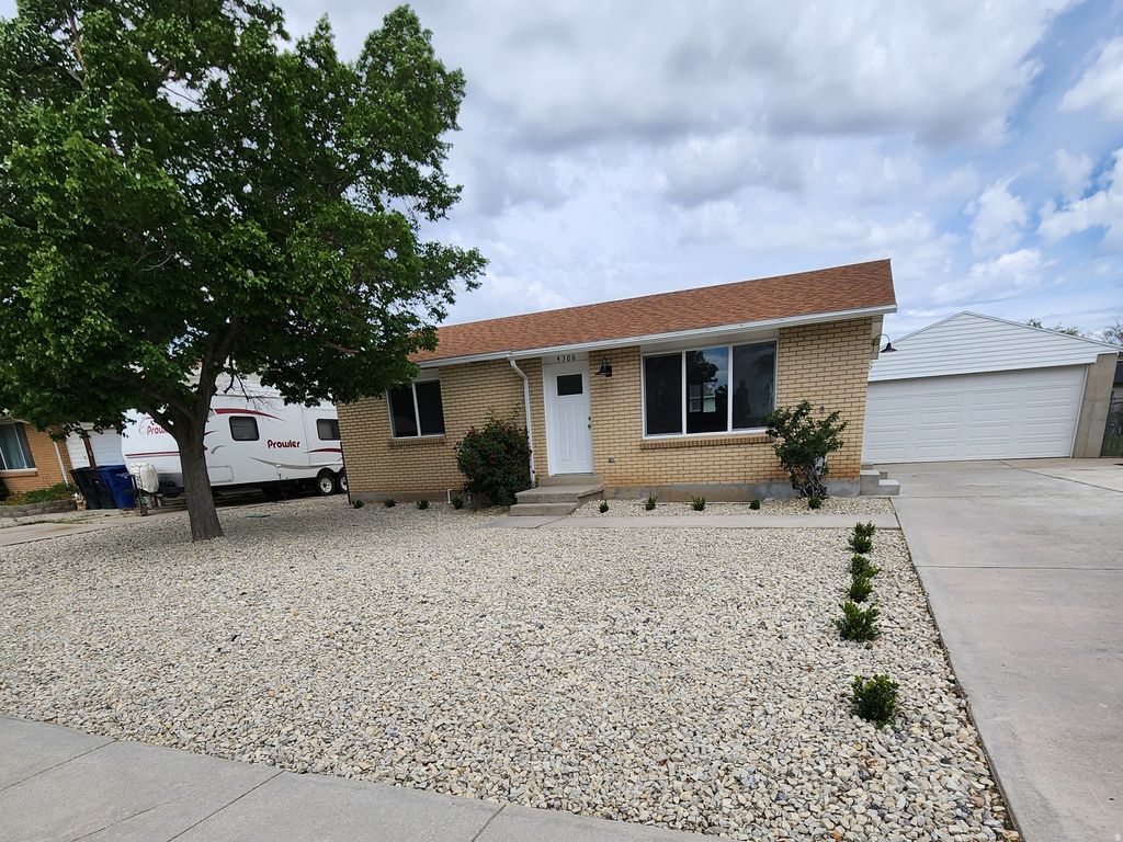 Photo of 4306 W SUN DR, Salt Lake City, UT 84118 (MLS # 2157703)