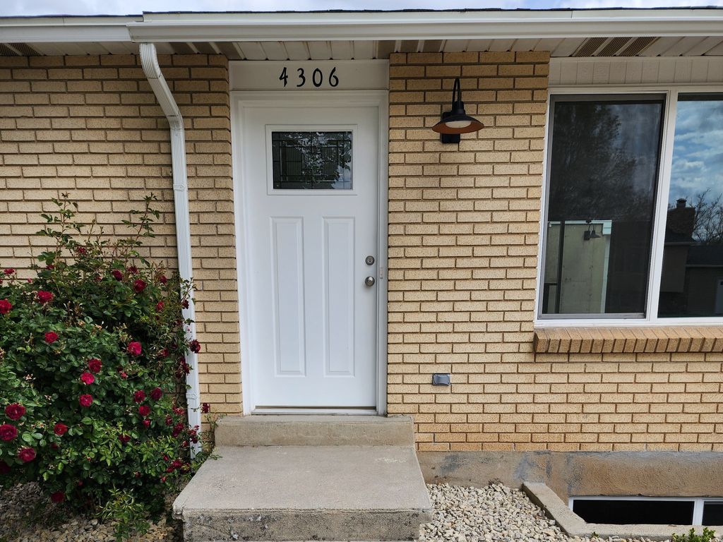 Photo of 4306 W SUN DR, Salt Lake City, UT 84118 (MLS # 2157703)