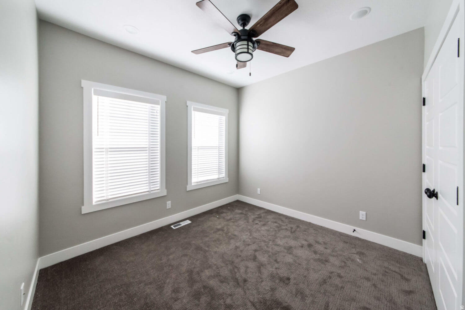 SMILING H - Residential